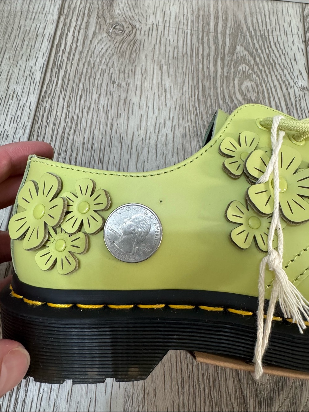 Dr. Martens 1461 Flower Applique Leather Oxford Shoes Women’s Size 9 - Picture 8 of 8